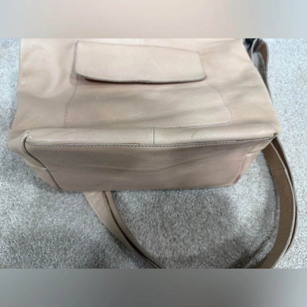 Latico Leather Bianca Leather Crossbody bag in Rosa - Picture 5 of 6